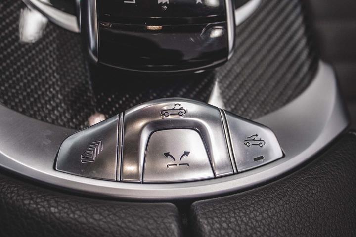 Grå Mercedes C400 fra 2017