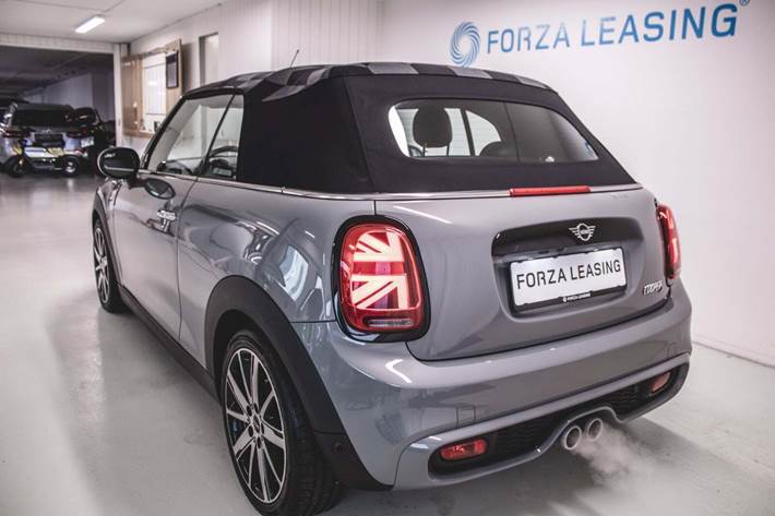 Grå Mini Cooper S fra 2020