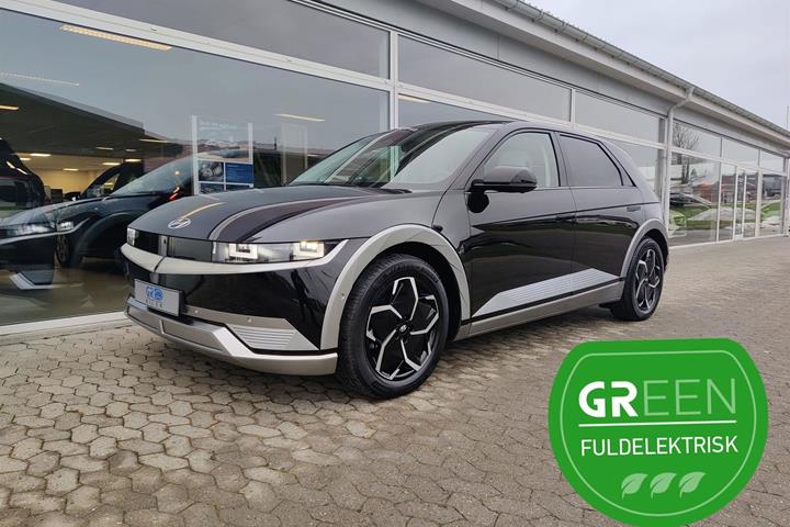 Sort Hyundai Ioniq 5 fra 2023 set udefra