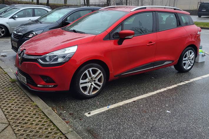Rød Renault Ny Clio fra 2019