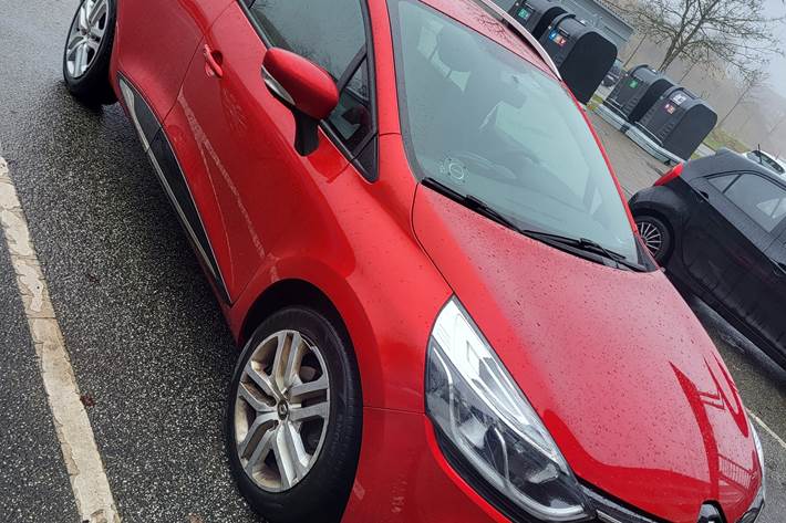 Rød Renault Ny Clio fra 2019