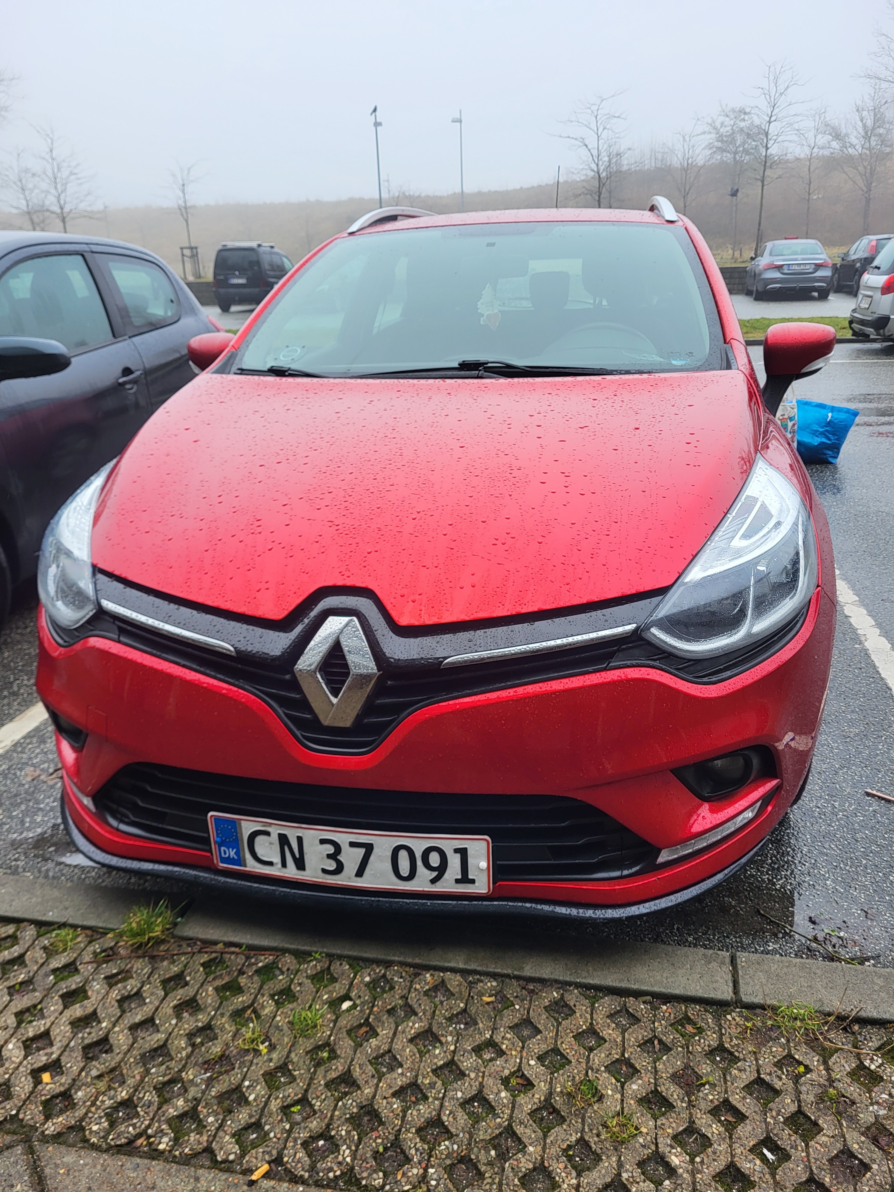 Rød Renault Ny Clio fra 2019