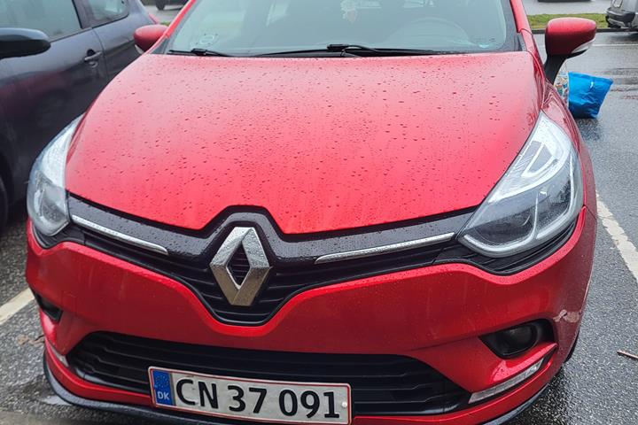 Rød Renault Ny Clio fra 2019