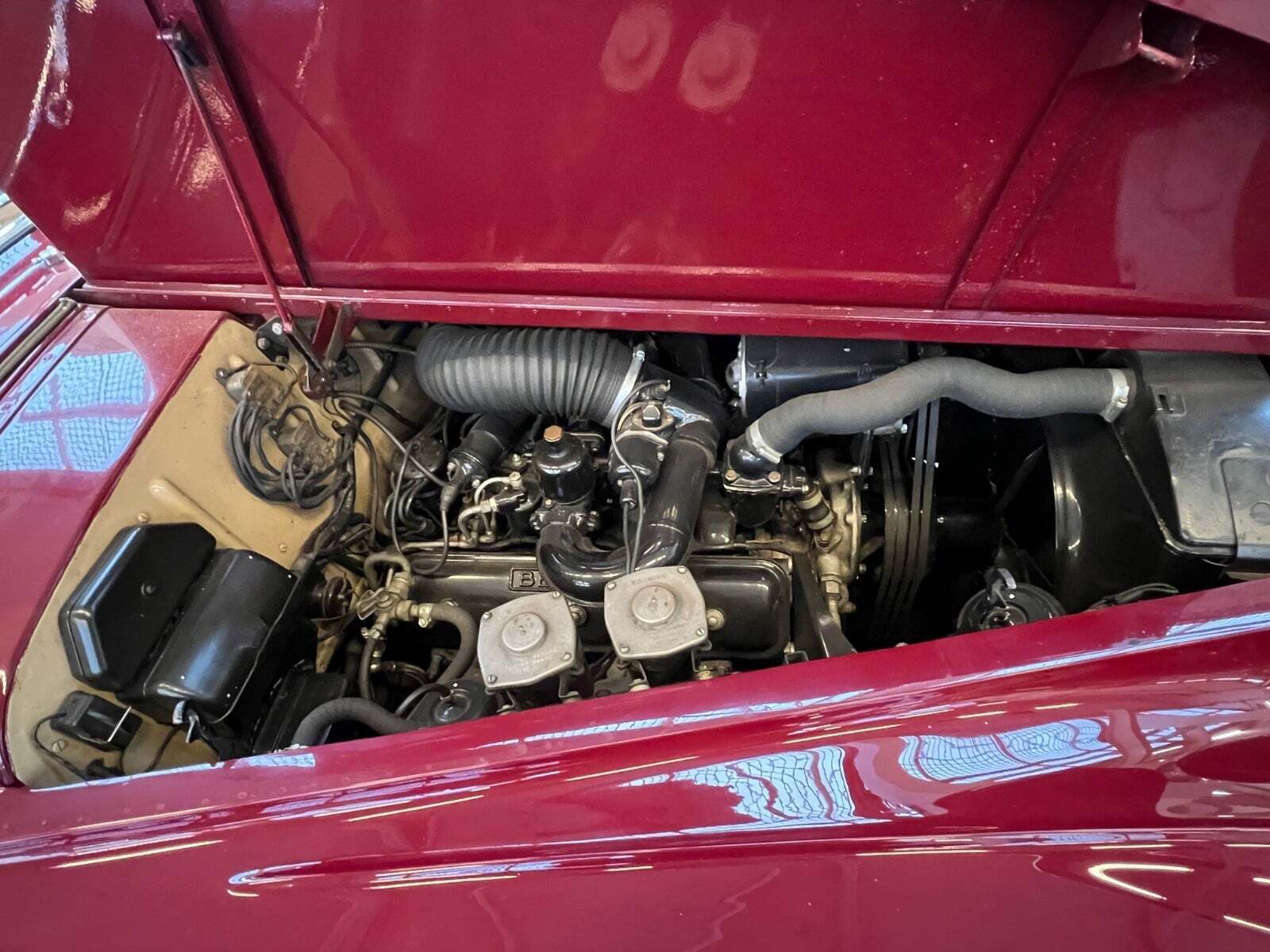 Rød Bentley S2 fra 1960