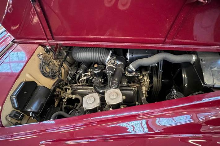 Rød Bentley S2 fra 1960