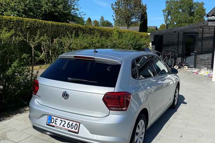 Grå VW Polo fra 2017