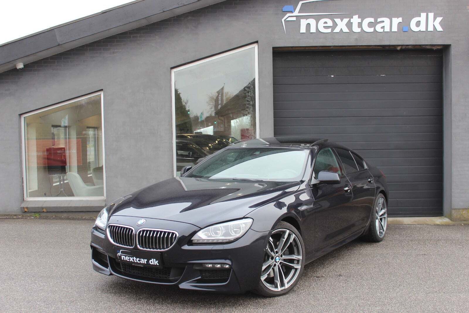 Sort BMW 640d fra 2013 set udefra