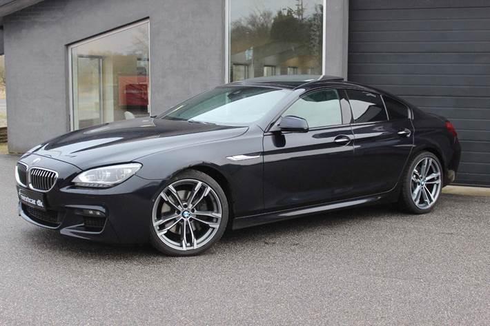 Sort BMW 640d fra 2013 set udefra