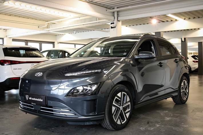 Grå Hyundai Kona fra 2023