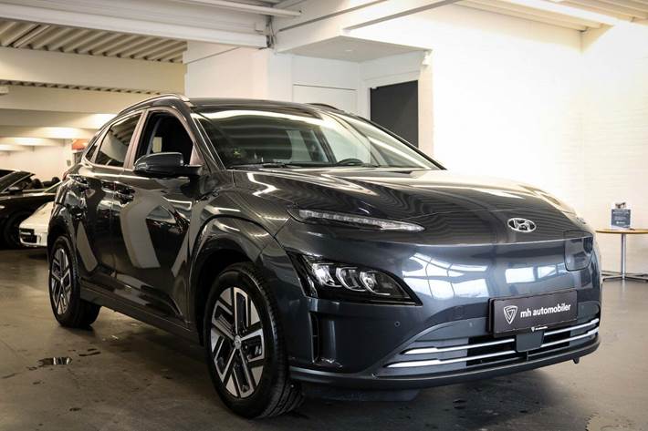 Grå Hyundai Kona fra 2023