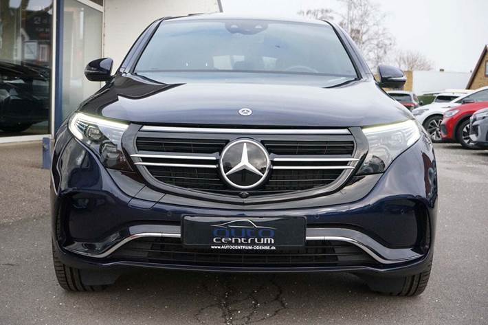 Blå Mercedes EQC400 fra 2023