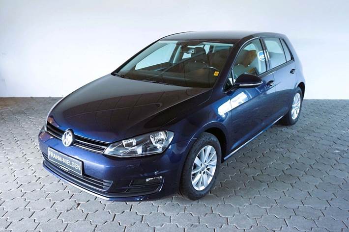 Blå VW Golf VII fra 2014