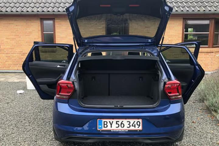 Blå VW Polo fra 2018