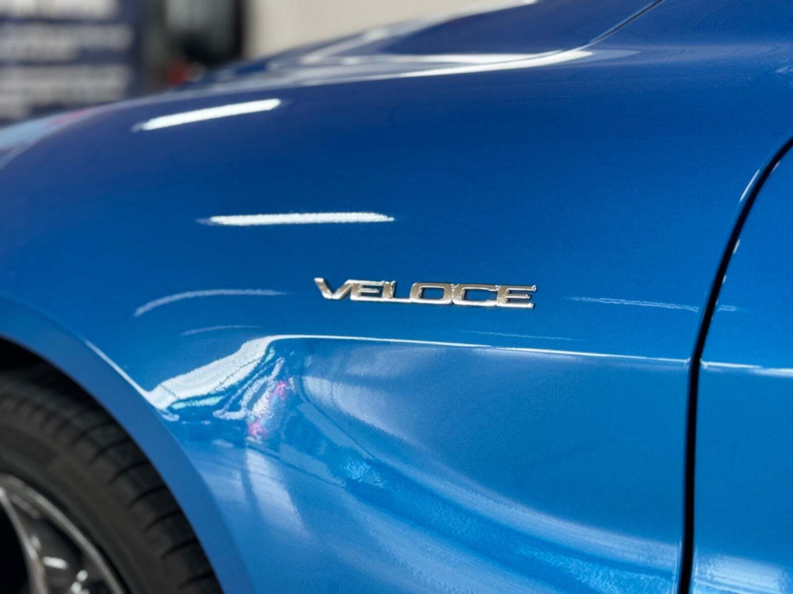 Blå Alfa Romeo Giulia fra 2016