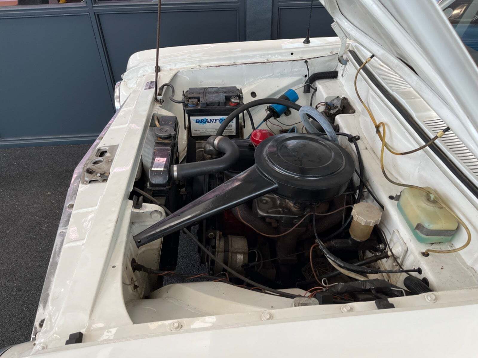 Hvid Opel Rekord fra 1966