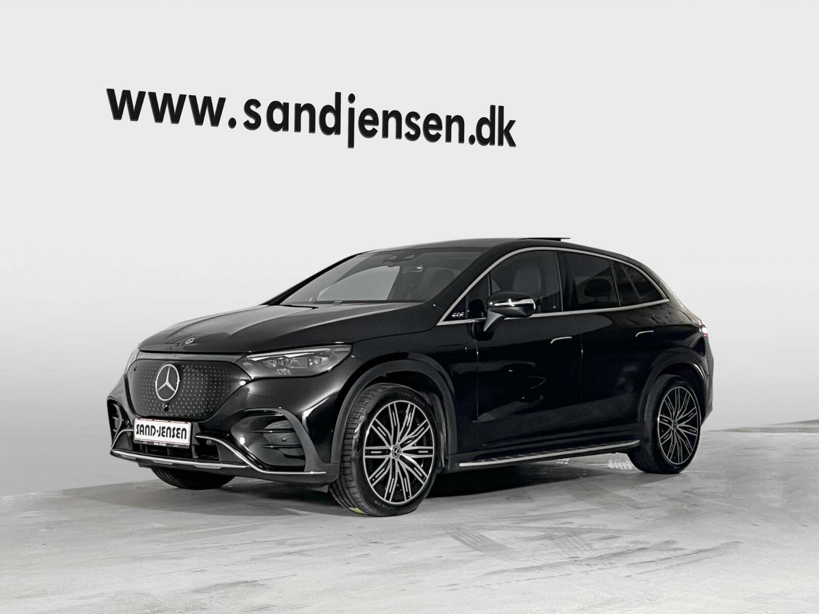 Sort Mercedes EQE500 SUV fra 2023
