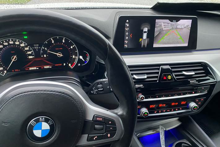 Hvid BMW 5-Serie fra 2018