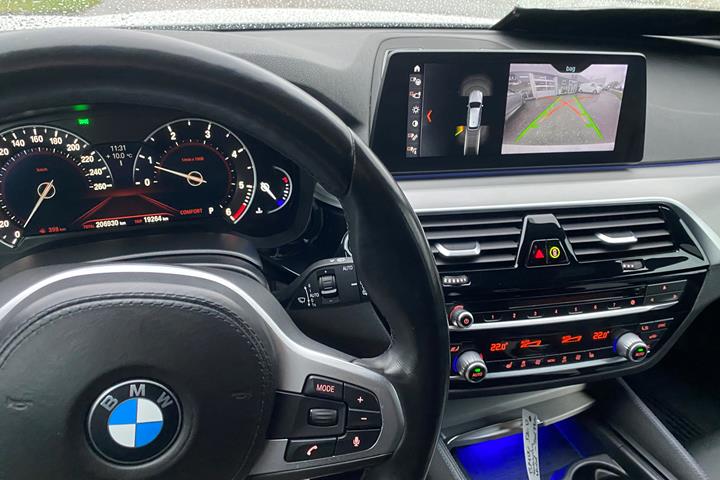 Hvid BMW 5-Serie fra 2018