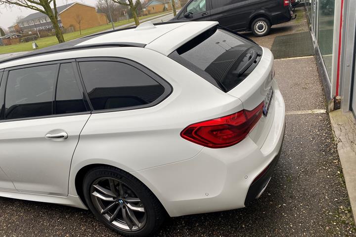 Hvid BMW 5-Serie fra 2018