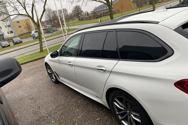 Hvid BMW 5-Serie fra 2018
