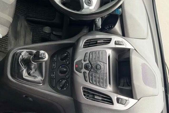 Grøn Ford Transit Connect fra 2017