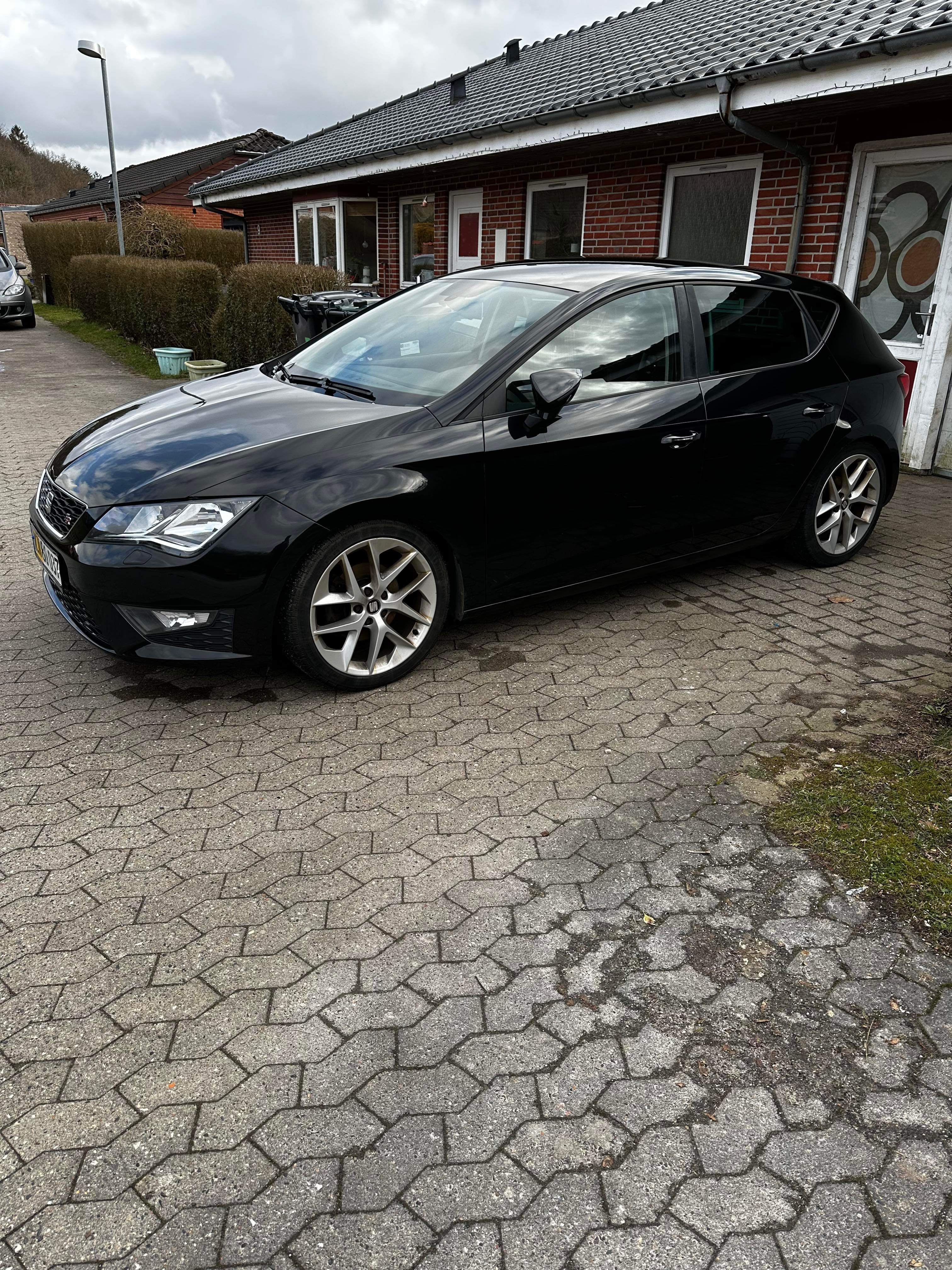 Sort Seat Leon fra 2014