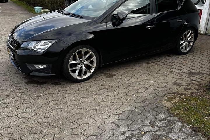 Sort Seat Leon fra 2014