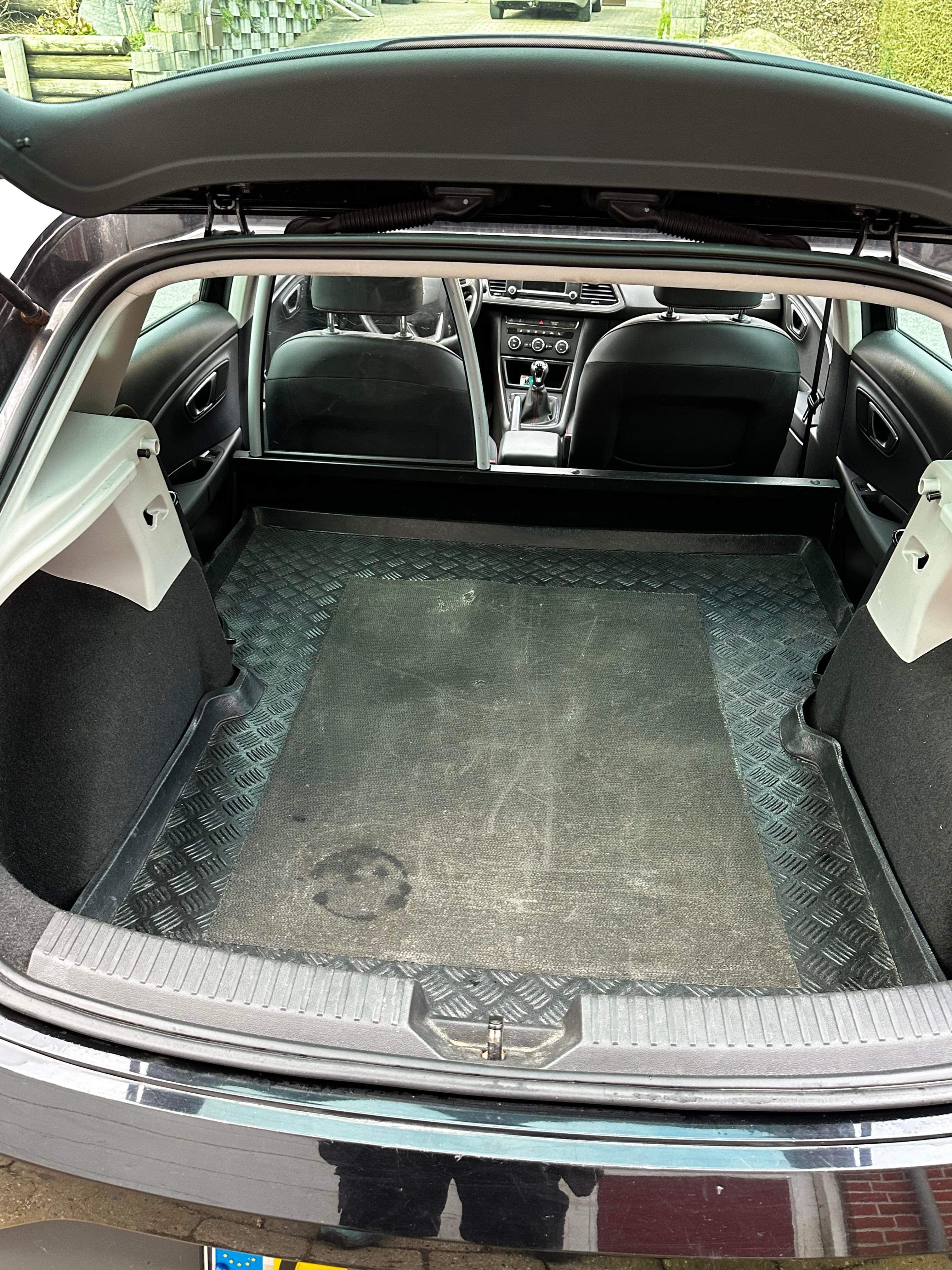 Sort Seat Leon fra 2014