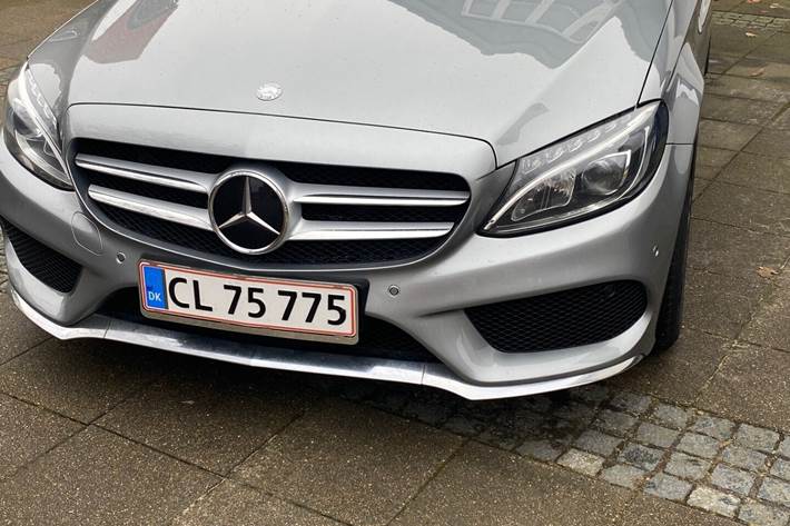 Grå Mercedes C250 d fra 2015