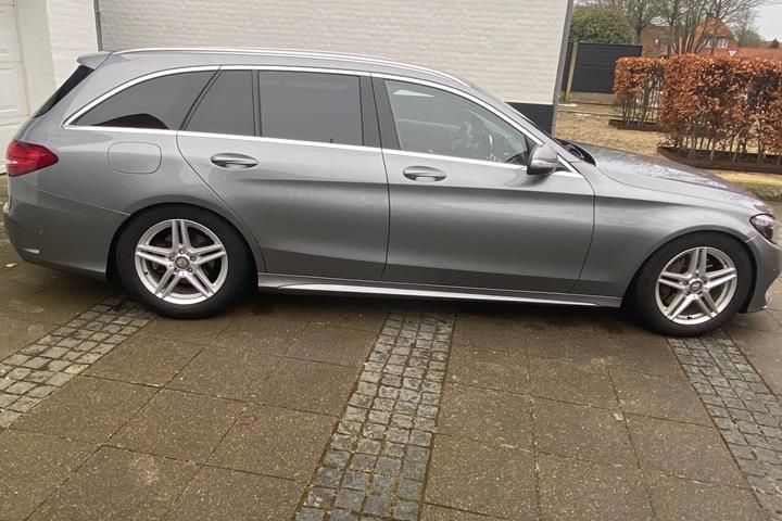 Grå Mercedes C250 d fra 2015