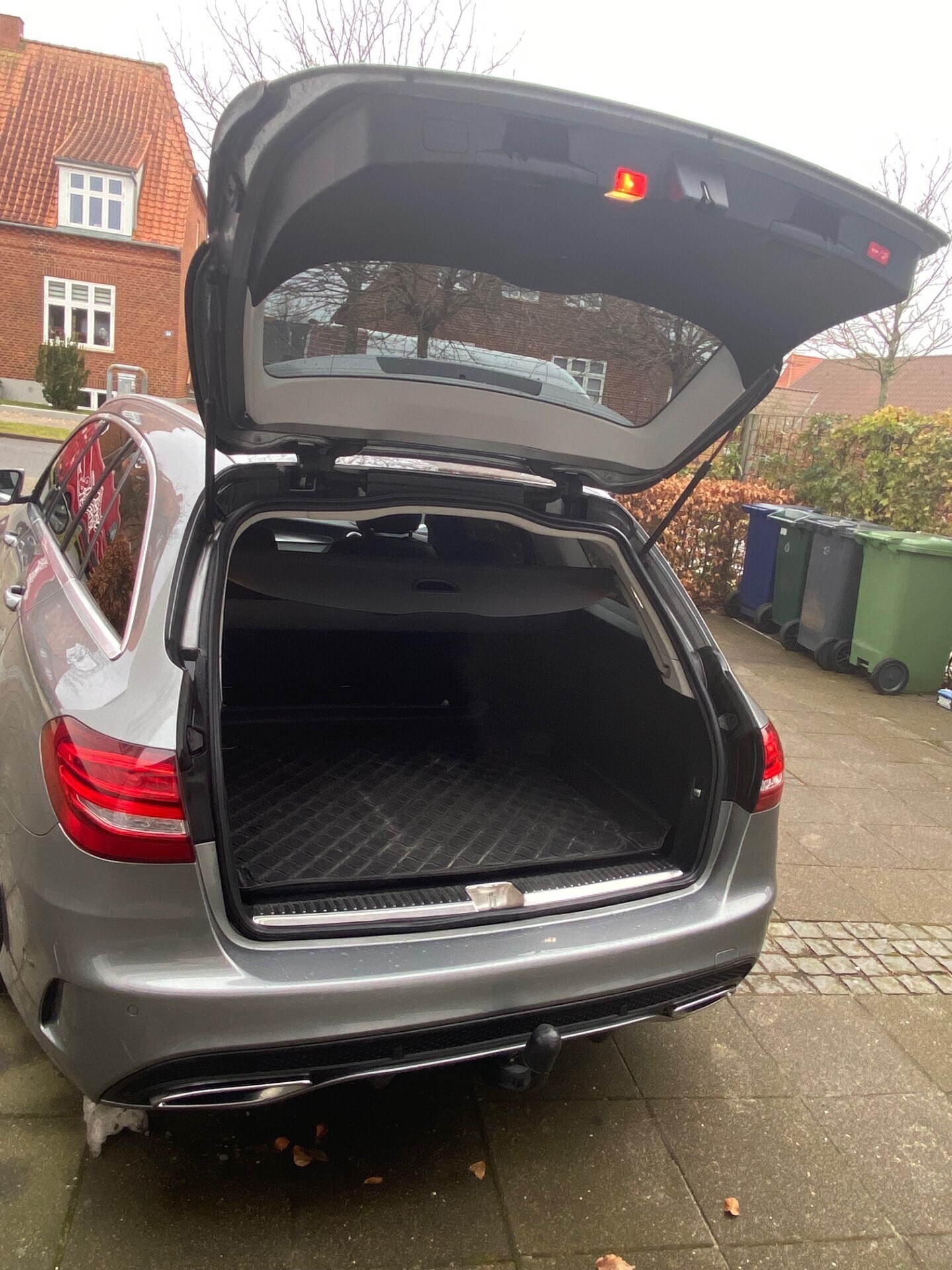 Grå Mercedes C250 d fra 2015