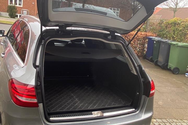 Grå Mercedes C250 d fra 2015