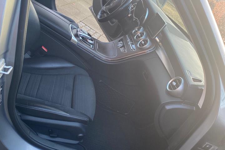 Grå Mercedes C250 d fra 2015