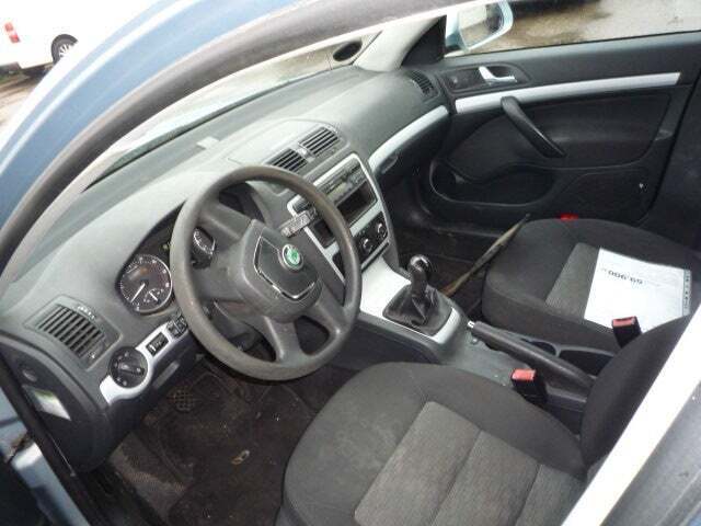 Blå Skoda Octavia fra 2009