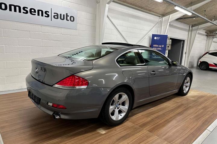 Grå BMW 645Ci fra 2005 set udefra