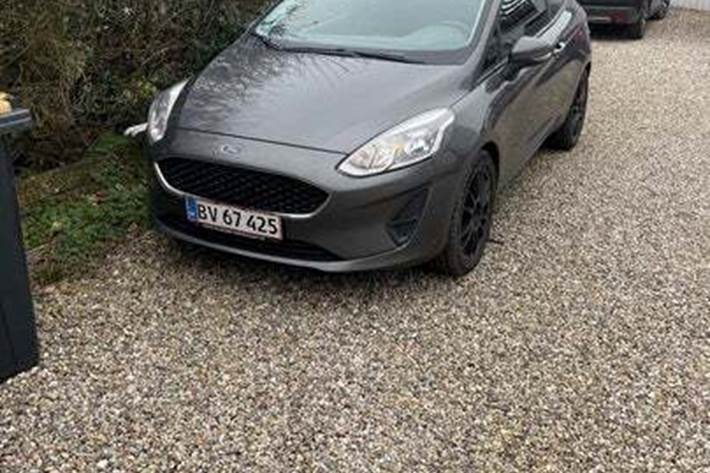 Grå Ford Fiesta fra 2018