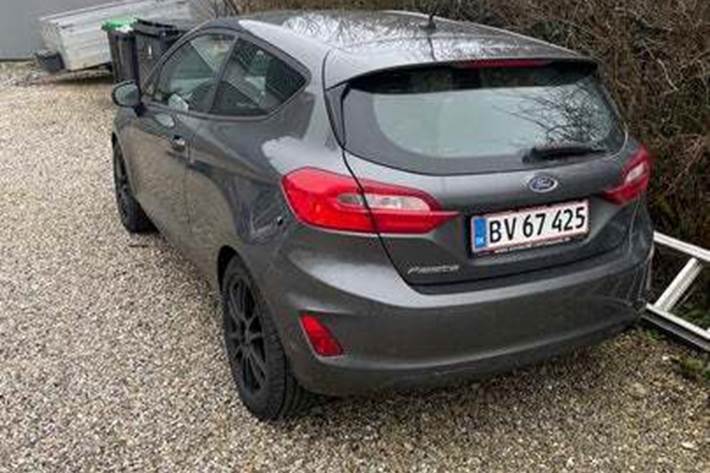Grå Ford Fiesta fra 2018