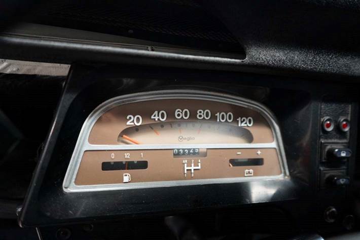 Hvid Citroën 2CV fra 1986