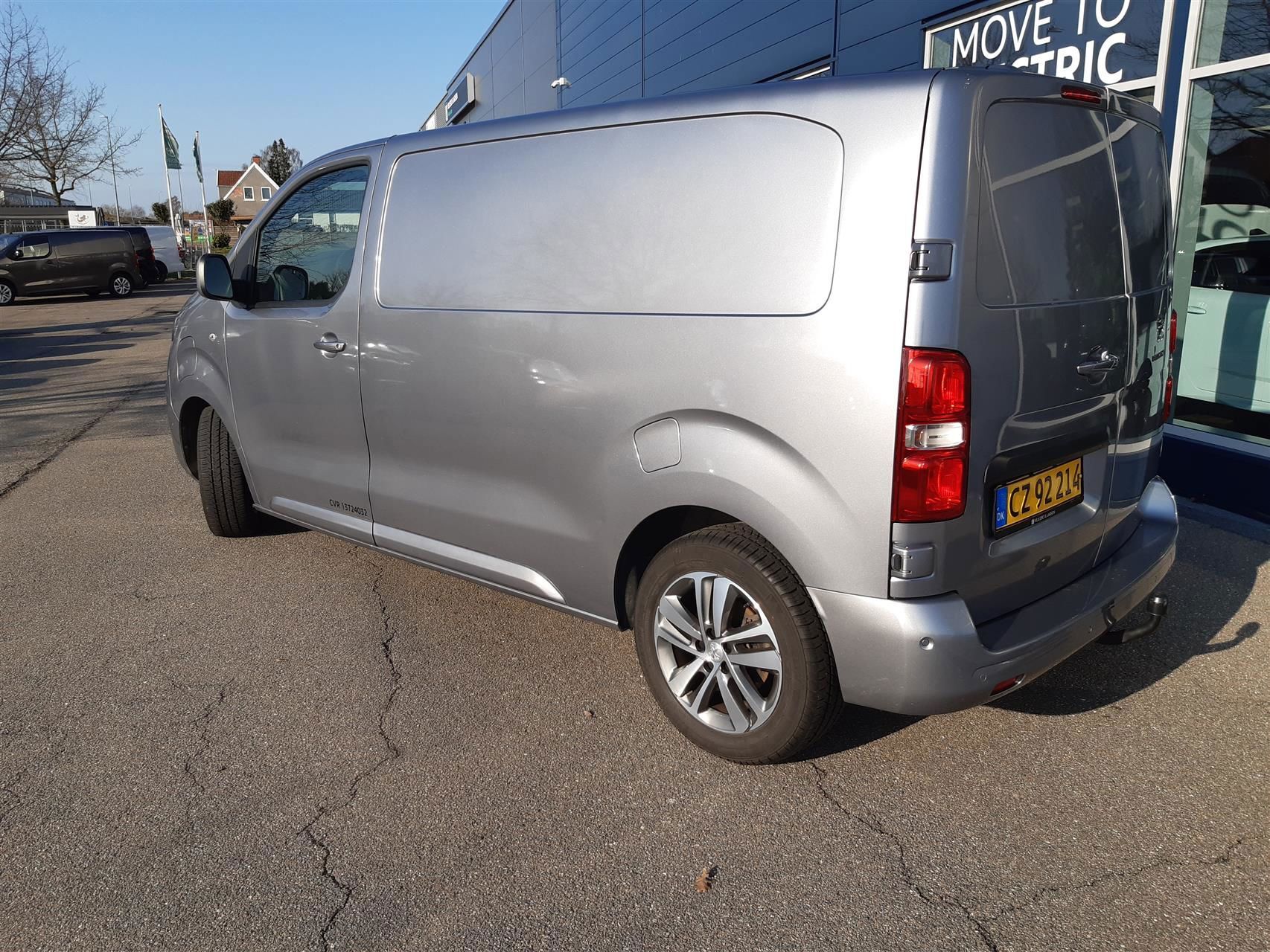 Peugeot e-Expert L2 EL Ultimate 136HK Van Trinl. Gear