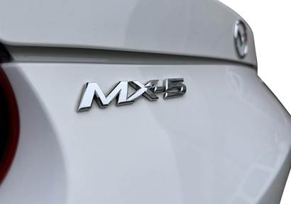 Mazda MX-5 1,5 Roadster Skyactiv-G Edition-pakke 131HK Cabr. 6g