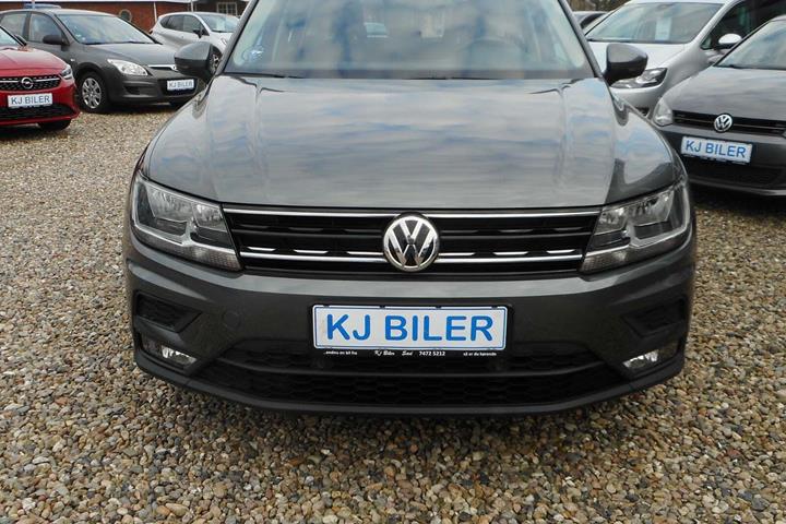 Grå VW Tiguan fra 2018