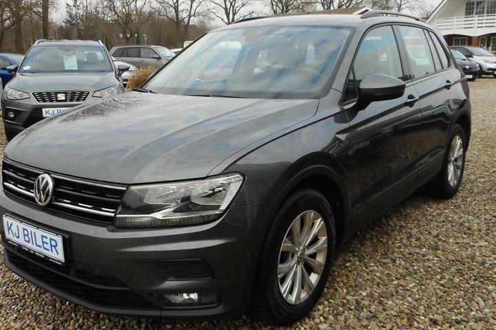 Grå VW Tiguan fra 2018