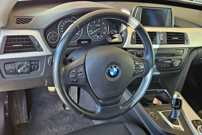 Hvid BMW 3-Serie fra 2016