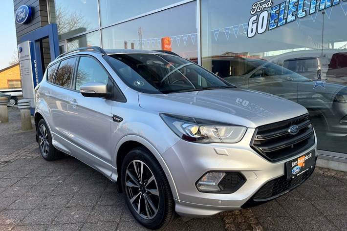 Sølv Ford Kuga fra 2017