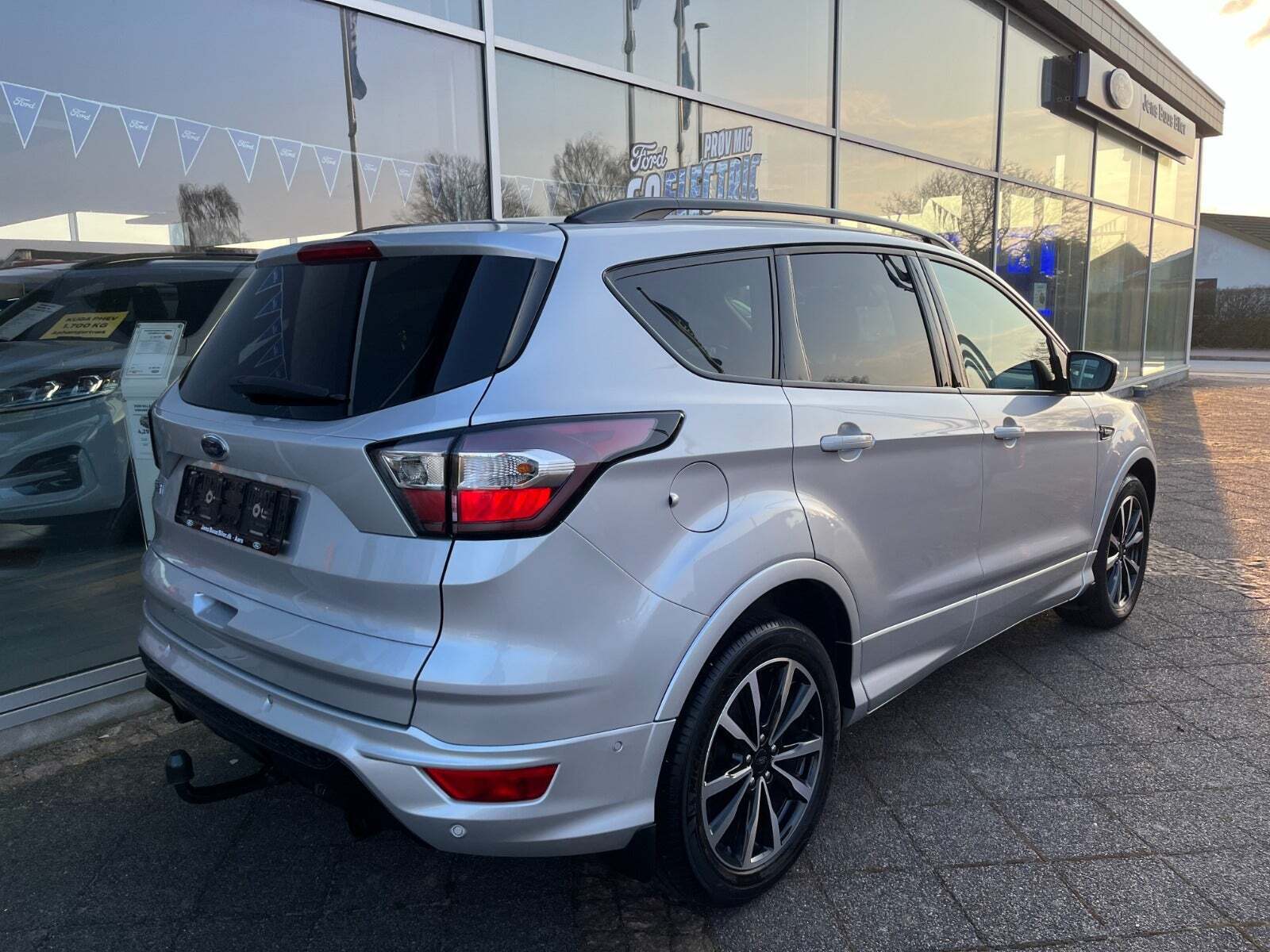 Sølv Ford Kuga fra 2017