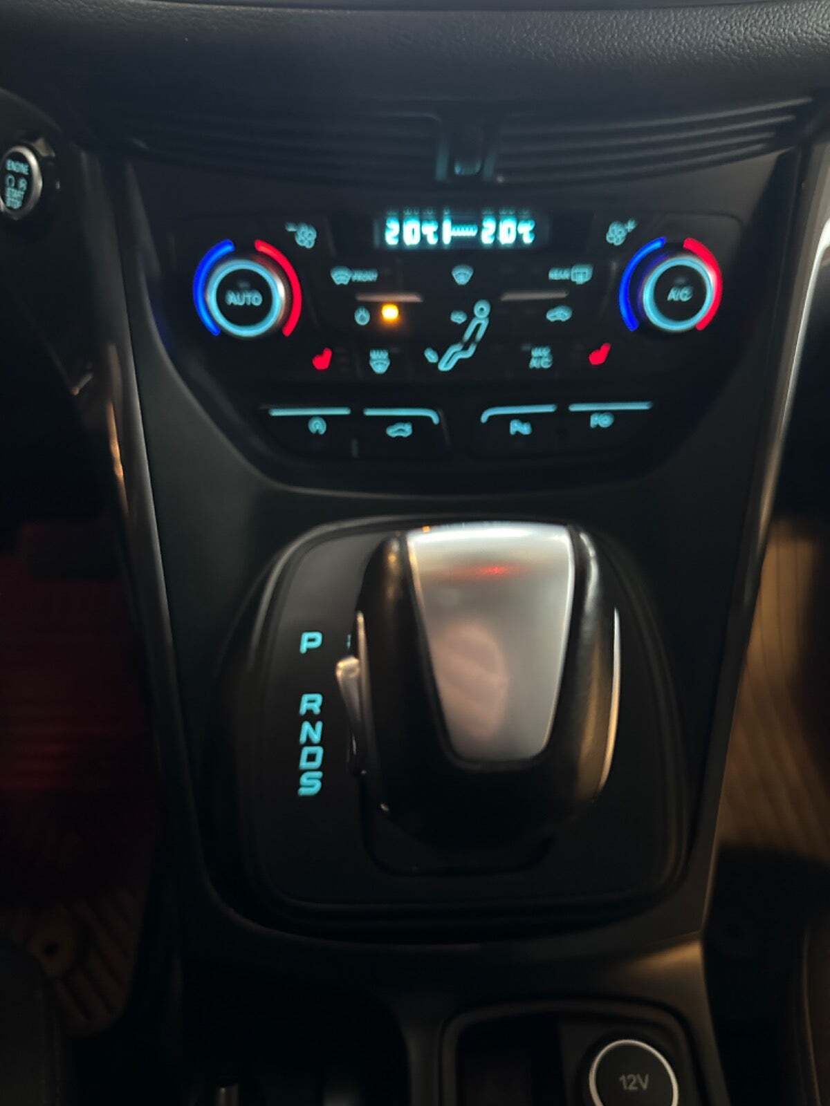 Grå Ford C-MAX fra 2018