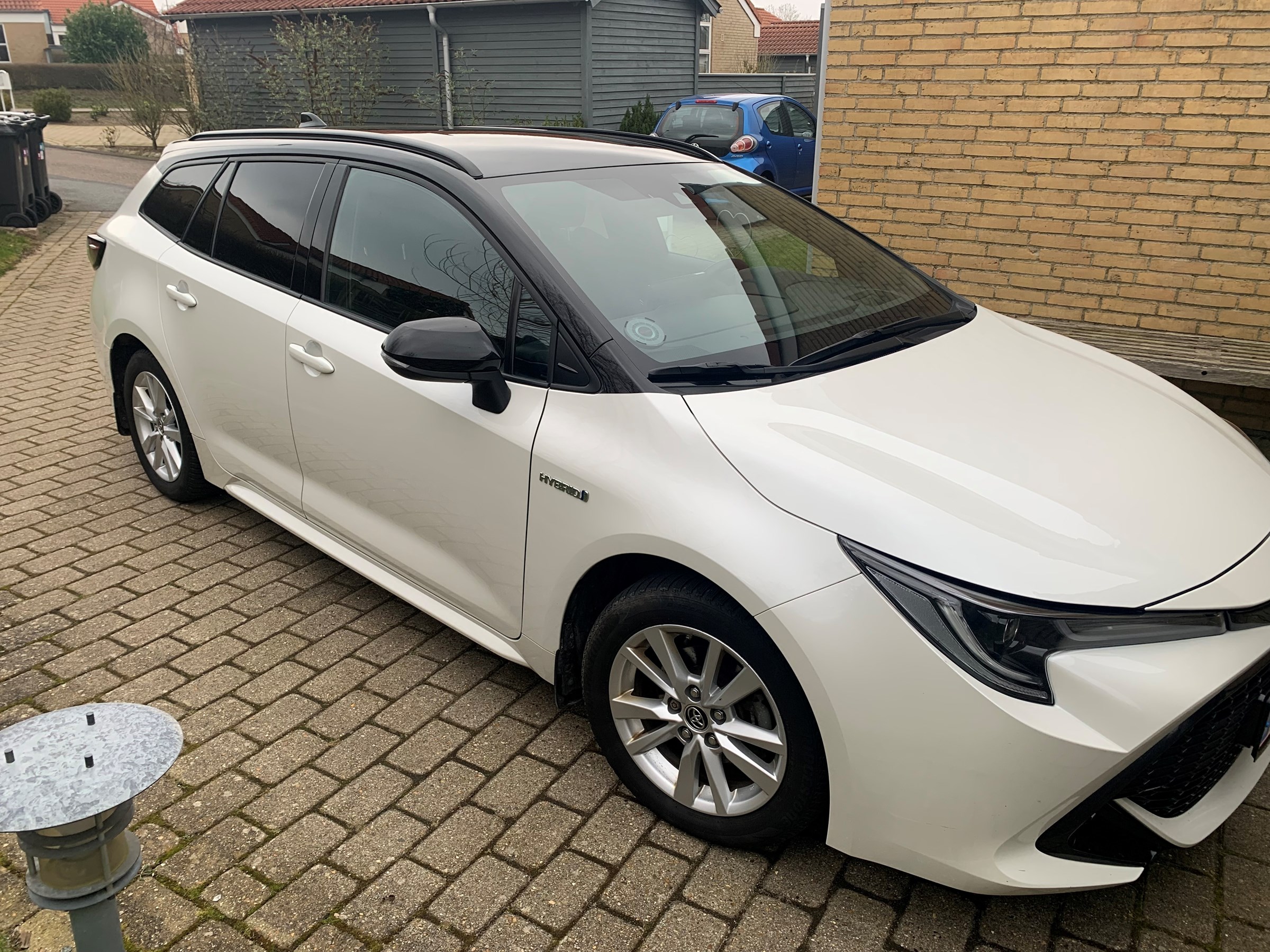 Guide til Toyota Corolla 1.8 Hybrid Comfort (Årgang 04/2019 - 09/2020)