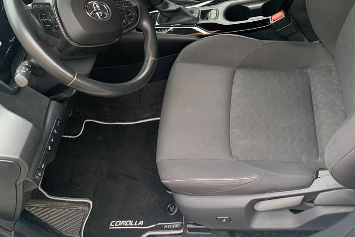 Hvid Toyota Corolla fra 2019