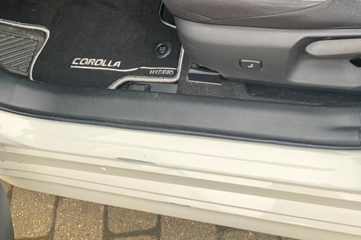 Hvid Toyota Corolla fra 2019