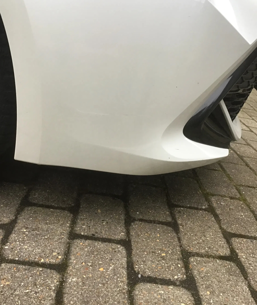 Hvid Toyota Corolla fra 2019